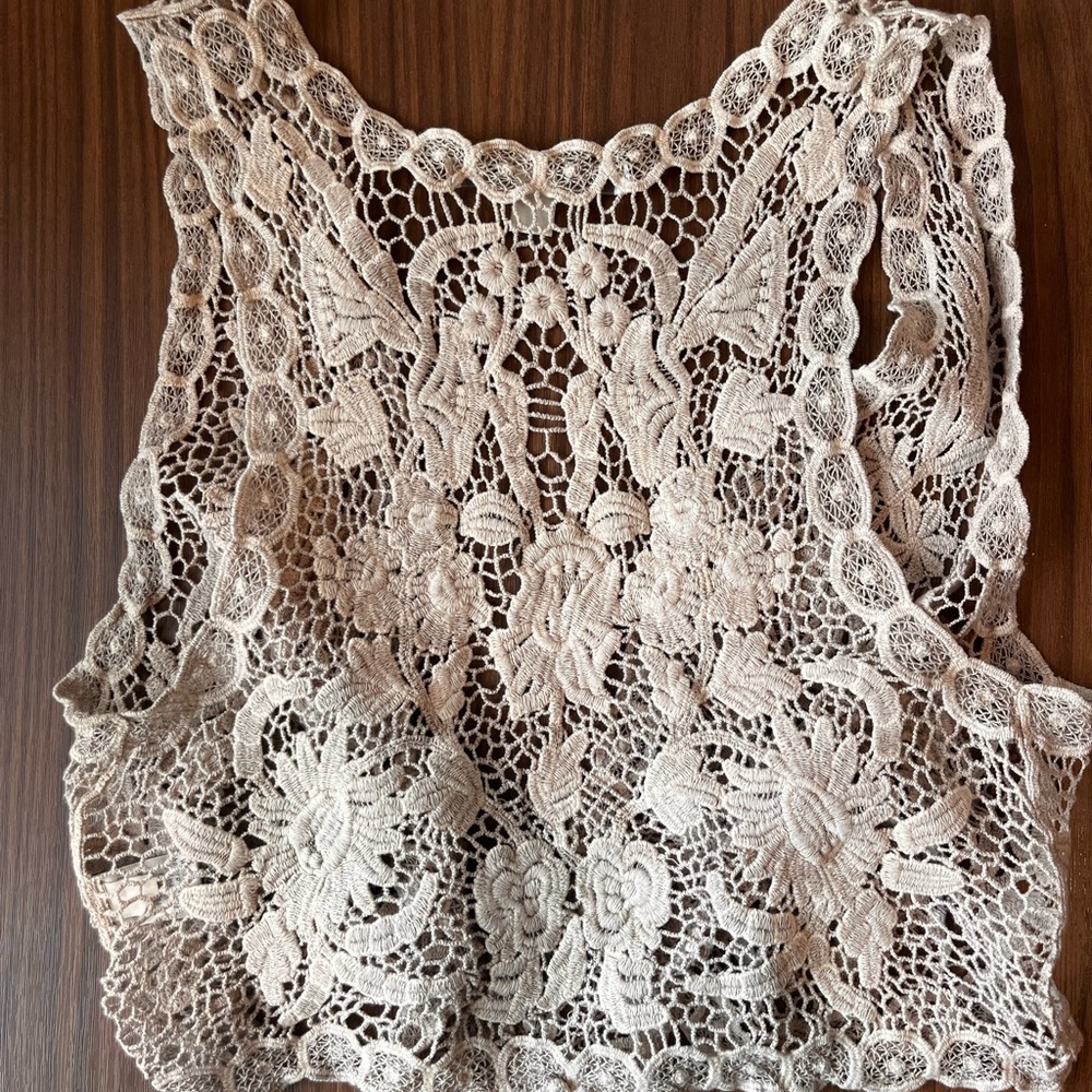 Lauren Conrad Beige Lace Crochet Shrug Size Small 100% Cotton